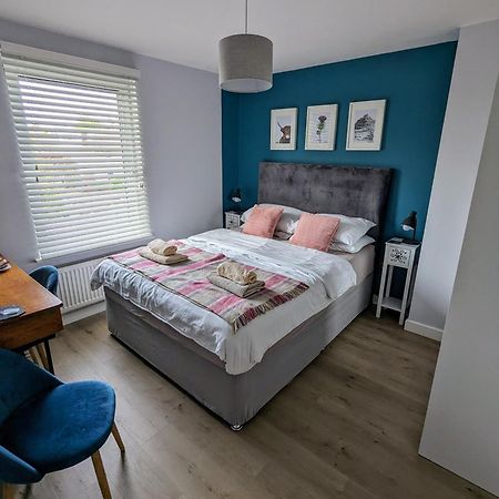 Cosy Guest Room In A Family Home With Free Parking Edimburgo Exterior foto